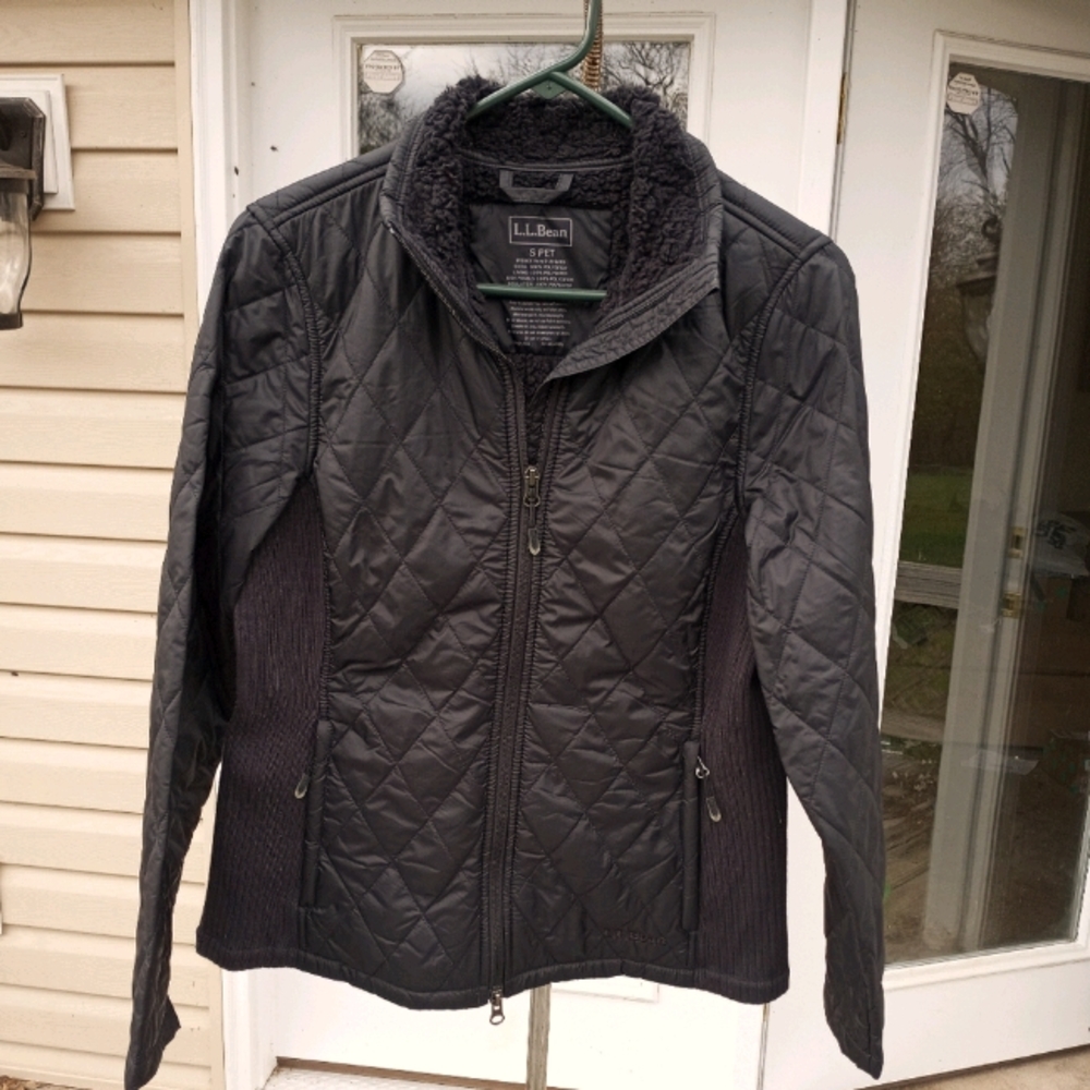 L.L. Bean Black Quilted Puffer Jacket Size Petite Small